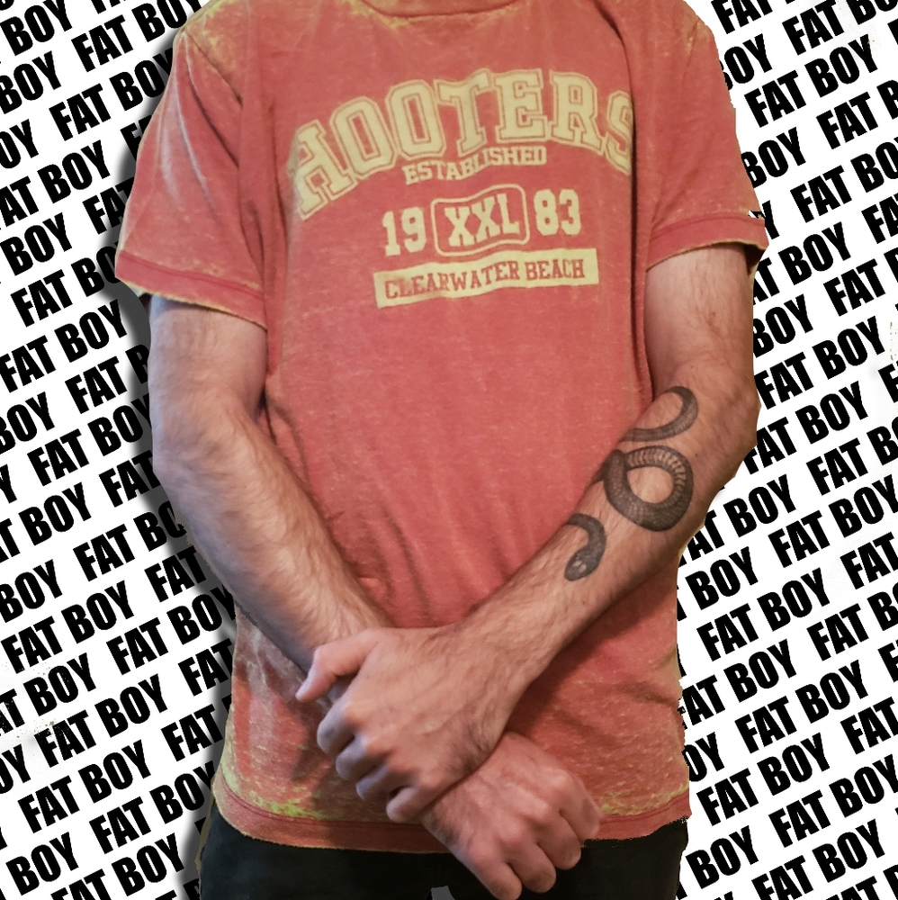 Vintage Hooters Tee